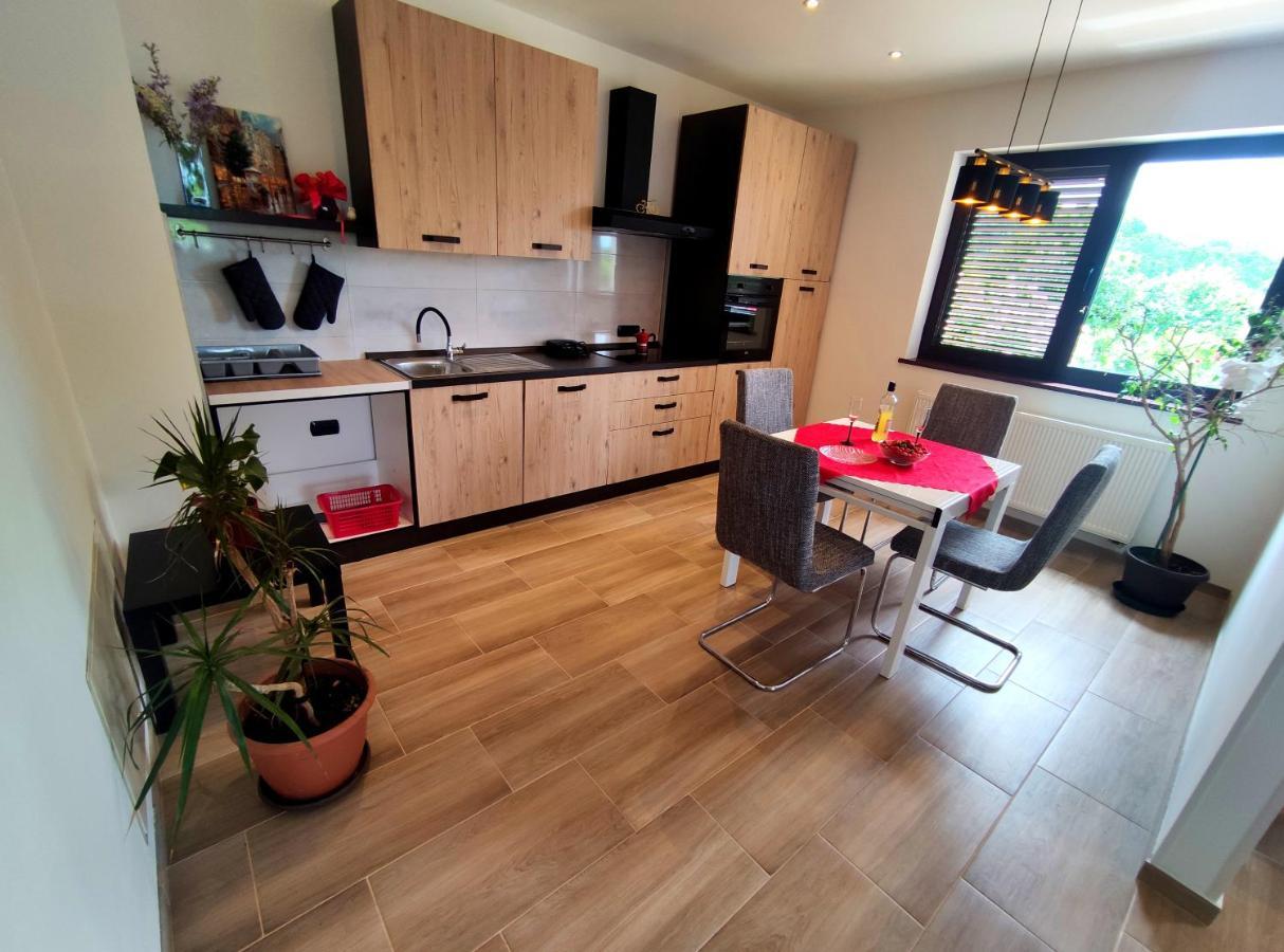Apartmani Melia Marčelji المظهر الخارجي الصورة